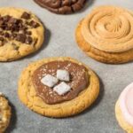 how many calories in a crumbl cookie?